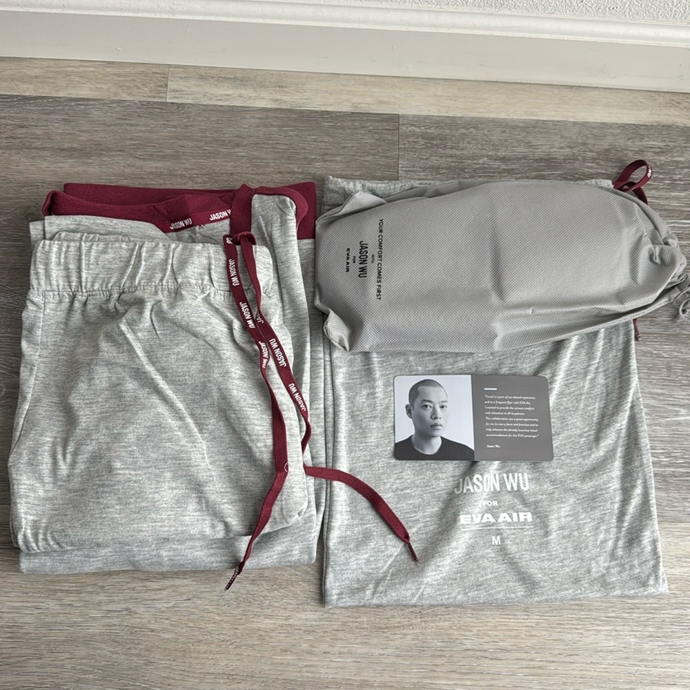 Jason Wu x EVA AIR Pajamas & Slippers Set [NEW]